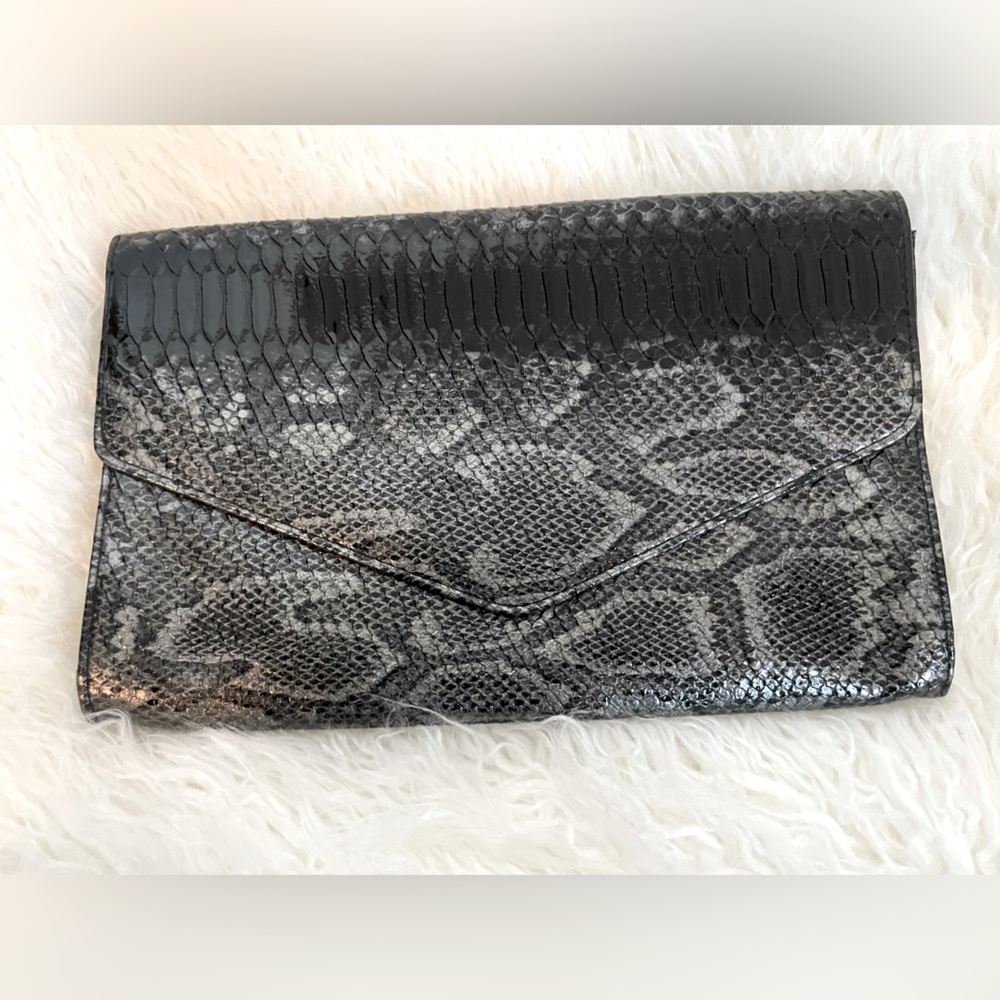 Super Cute Silver & Black Date Night, GNO, Evening or Cocktail Party Clutch